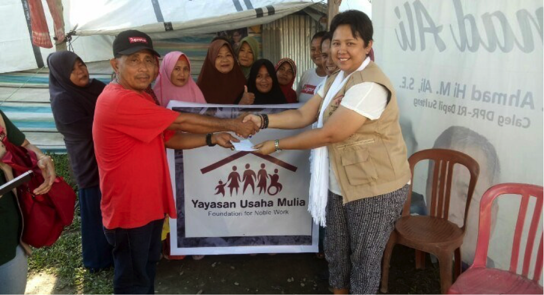 YUM once again provided assistance to disaster victims in Sirenja District, Donggala Regency, Central Sulawesi. In addition to helping provide housing, YUM also carried out trauma healing for women victims of the disaster.