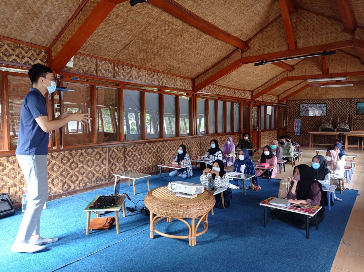 Last month, YUM’s Vocational Training Center (VTC) conducted a Financial Literacy Workshop and invited a keynote speaker from Jakarta, Nicko Yosafat Marpaung